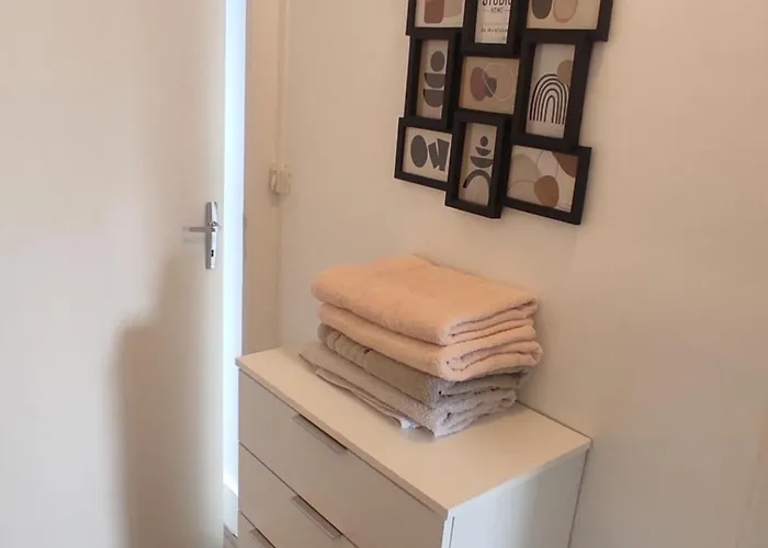 Centre St Eloi Giraudeau - Entier 2 公寓 *